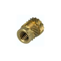 Menetes betét M3x6x4 réz